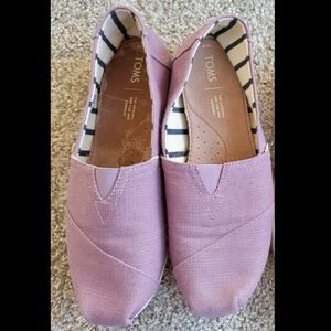 Toms classic canvas slip ons light purple